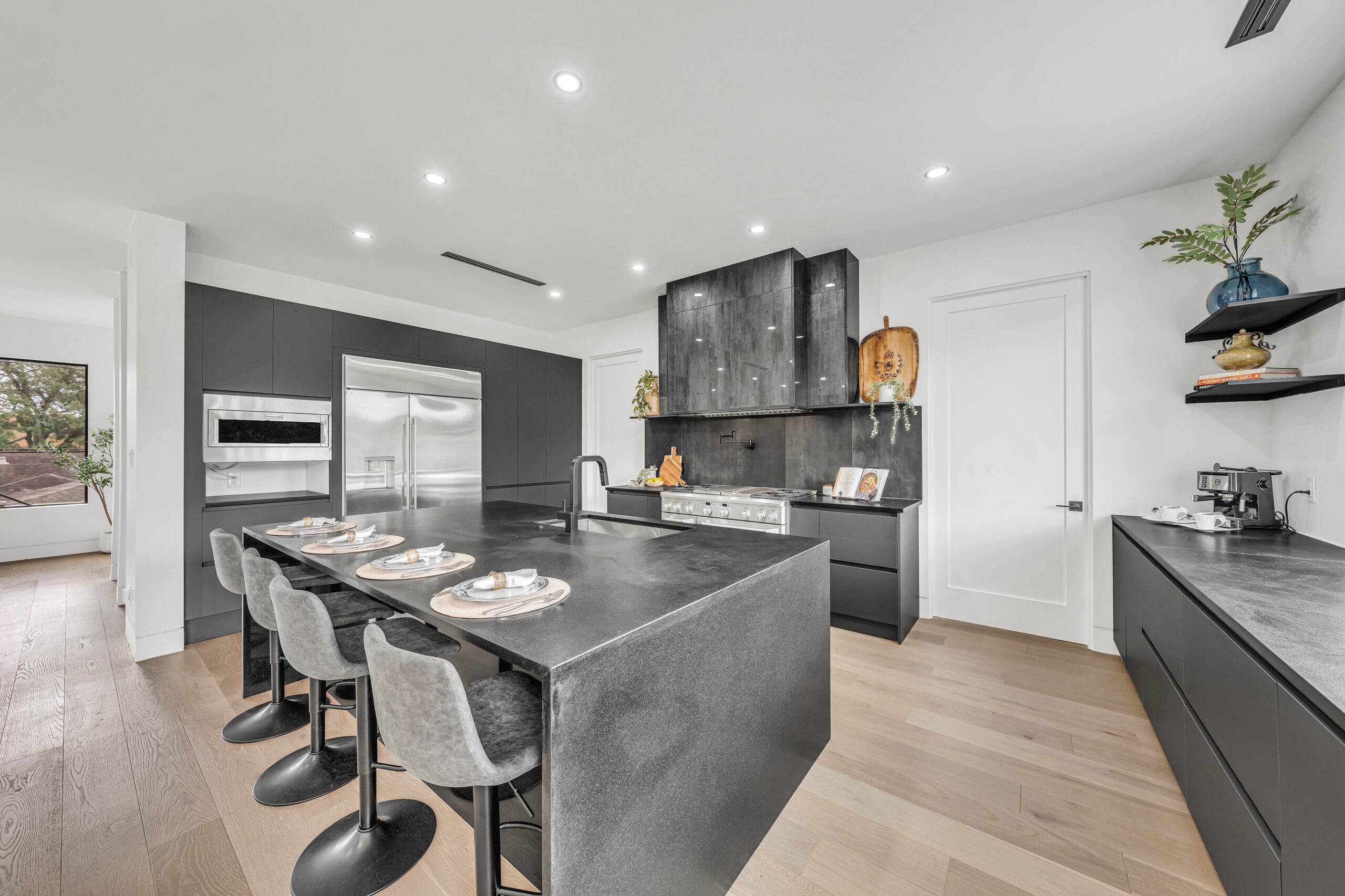 Professional kitchen remodeling by builders of the south